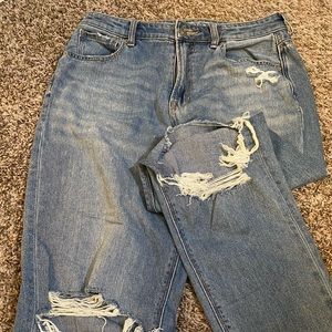 Women’s American Eagle Ripped Mom Jean
